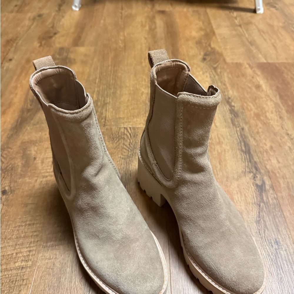 Hawk 2.0 boots. Dolce vita